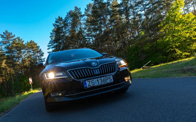 szczecin Skoda Superb cena 64700 przebieg: 175500, rok produkcji 2018 z Szczecin